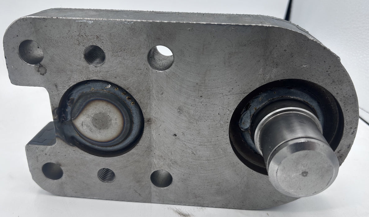 J4360000 TOGGLE SEAT CROSS BEAM END PLATE